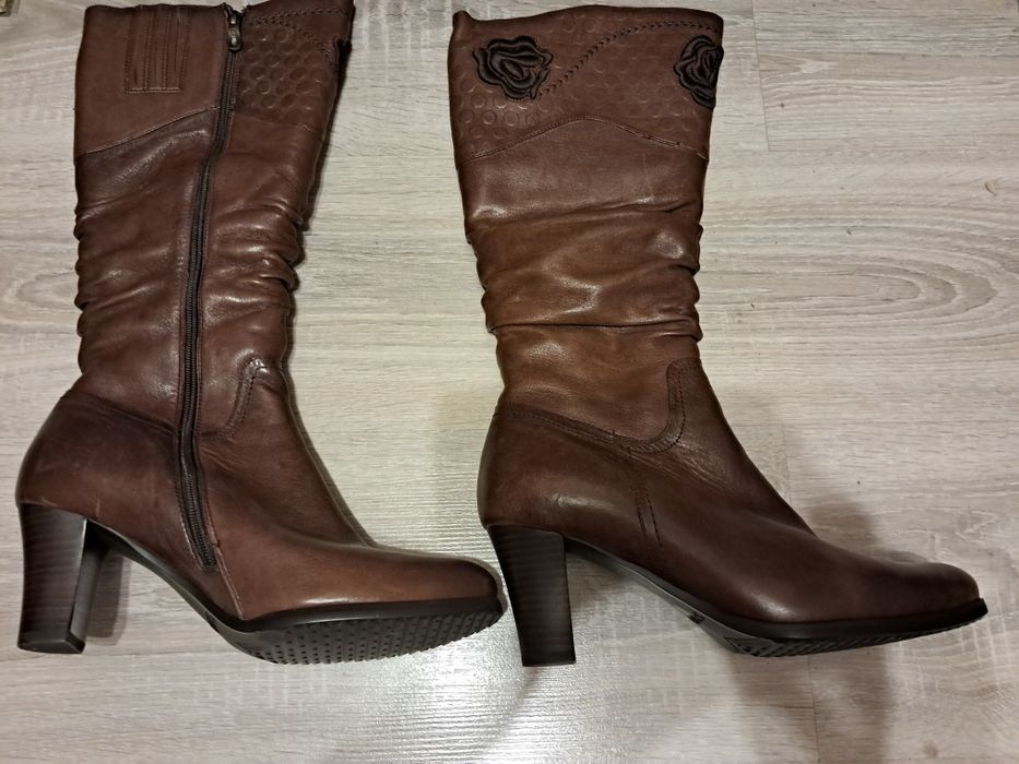 Нові жіночі сапоги