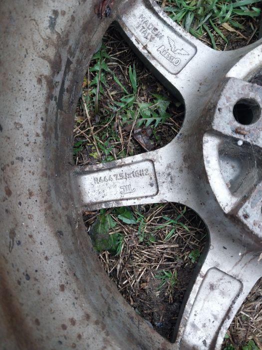 Продам диски мерседес r16