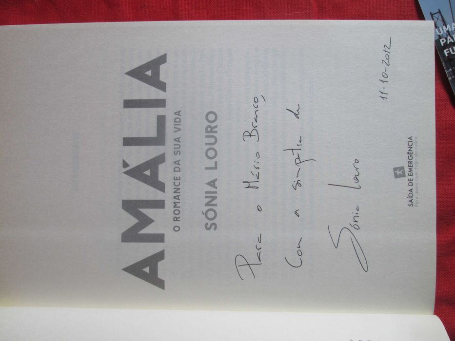 Amália - O romance da sua vida, de Sónia Louro (autografado)