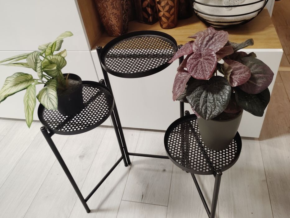 Kwietnik metalowy nowy