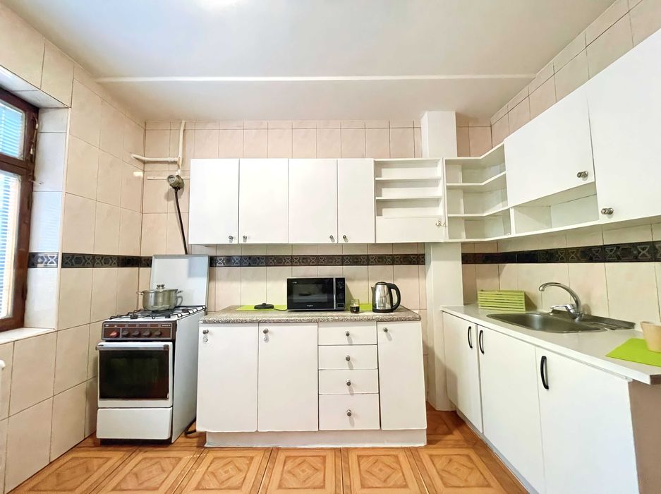 Уютный недорогой хостел на Левобережке, первый этаж, легкий доступ .