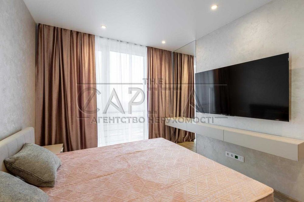 Перша здача Дизайнерська Варшавський + ГЕНЕРАТОР Ретровіль 50м