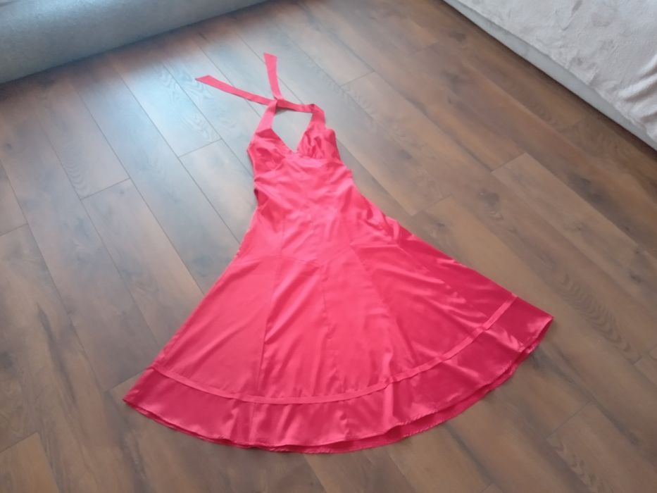 Czerwona sukienka w stylu dirty dancing