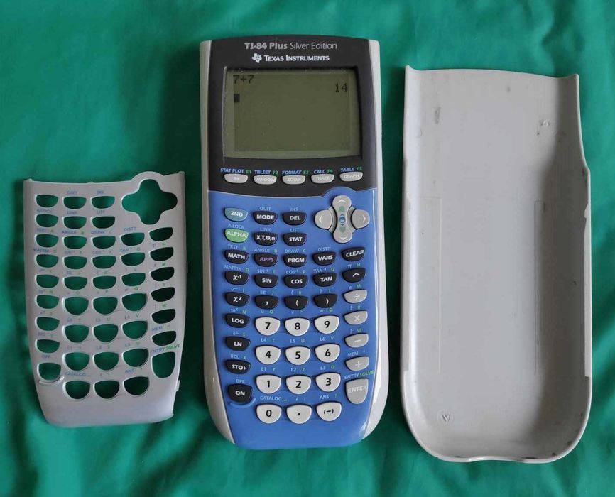 Maquina calculadora Texas Instruments - Grafica TI-84 Plus.