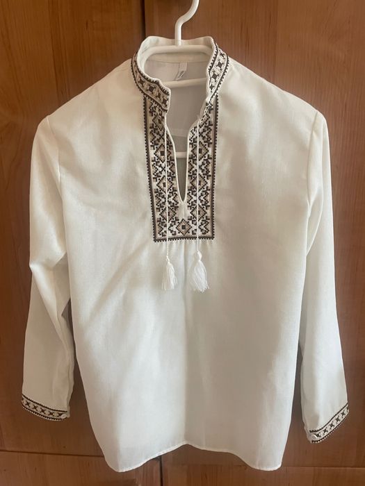 Продаю вишиванку розмір 146 фірмиBemby стан нової