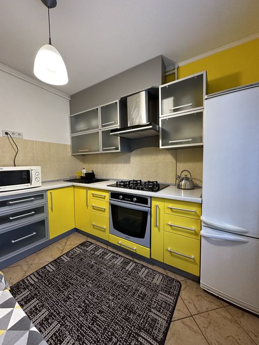 2-км квартира цент оренда погодинно, подобово, потижнево