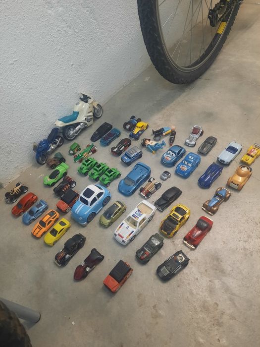 Carrinhos em miniatura