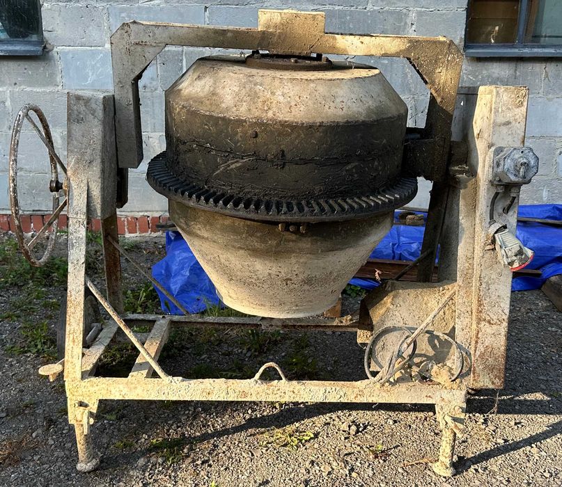 Betoniarka 250 l, siła 3 fazy