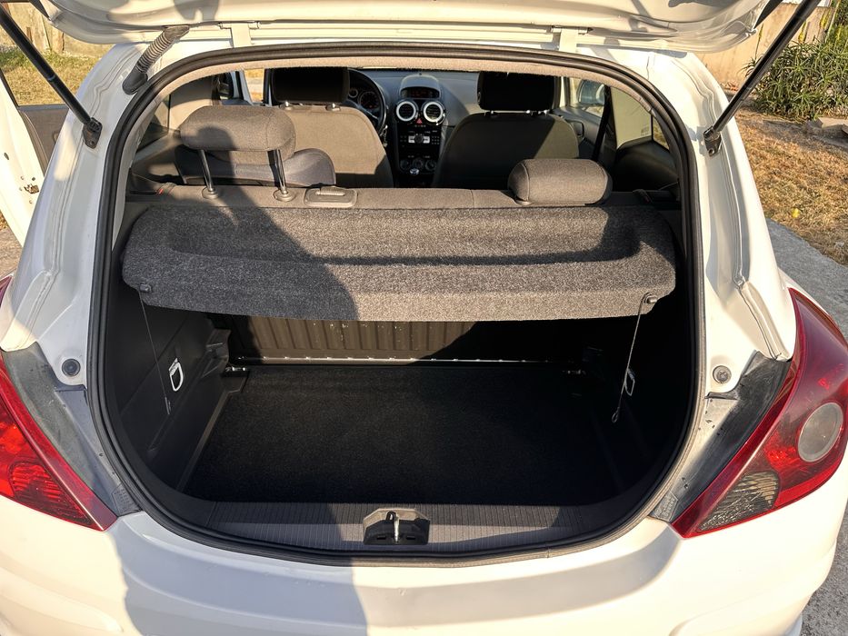 Opel corsa black edition