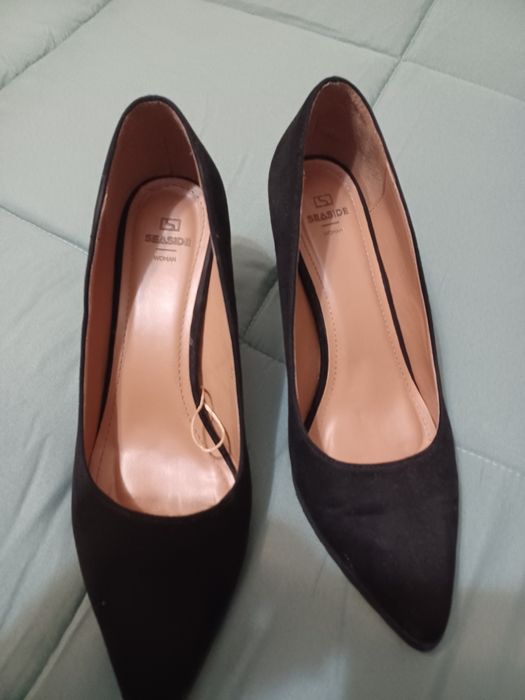 Sapatos (preto) tamanho 40 NOVOS