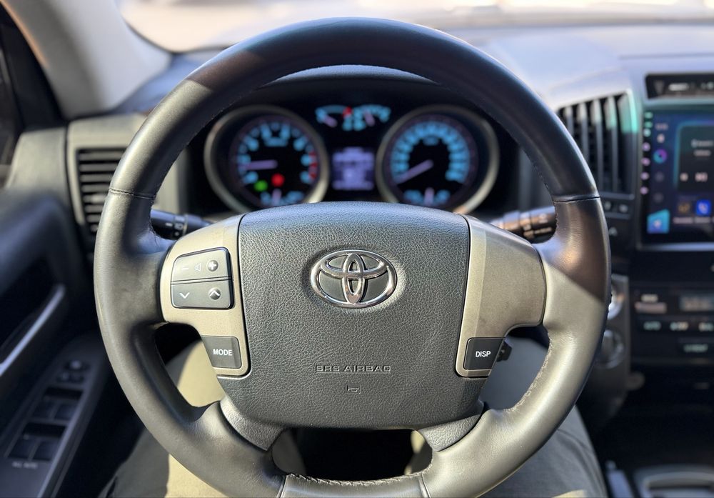 Toyota Land Cruiser 200