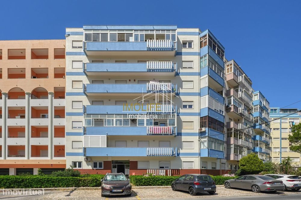 Apartamento T3 Remodelado na Rua Miguel Torga – Costa da Caparica