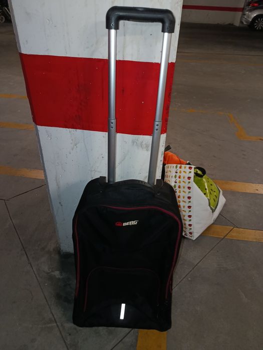 Mala trolley em excelente estado
