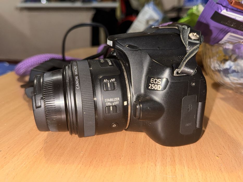 Продам canon 250 d +обьектив