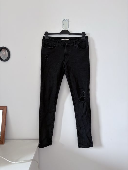jeansy skinny levis z przetarciami M