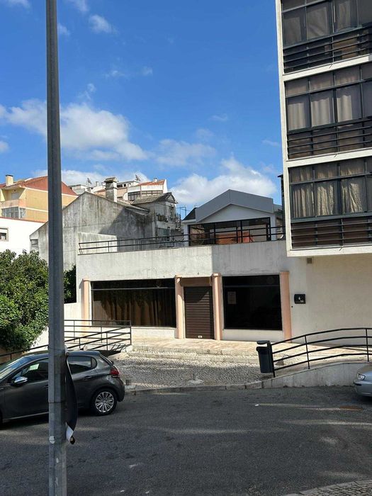 LOJA ARRENDA-SE em Casal de Cambra