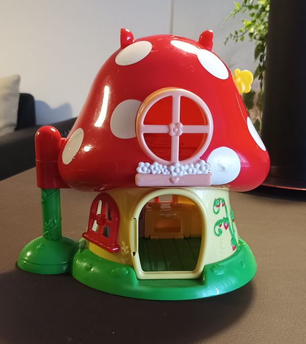 Hello Kitty Play Mushroom House