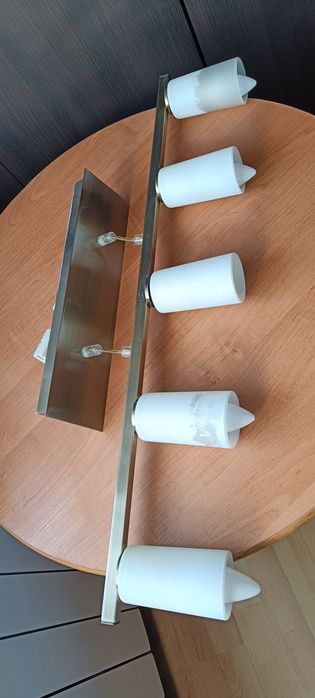 Lampki biurkowe i sufitowe