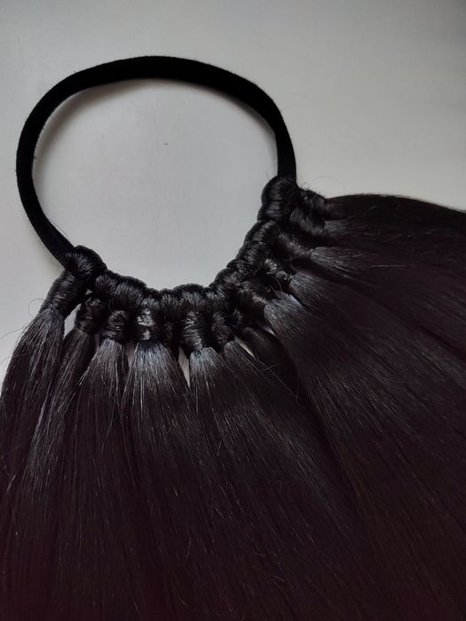 Kucyk na gumce czarny 80cm