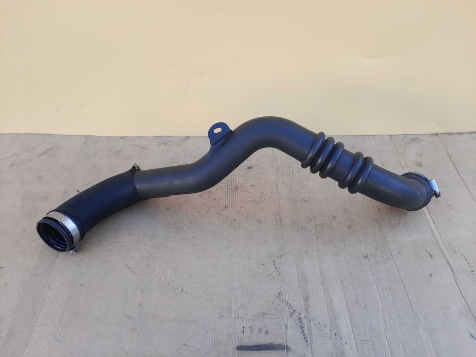 Патрубок ітеркулера  Renault Laguna 8200360086