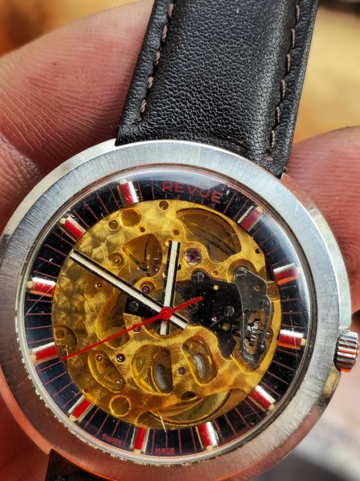 годинник Revue з автоматичним механізмом у корпусі Skeleton MSR 1970-х