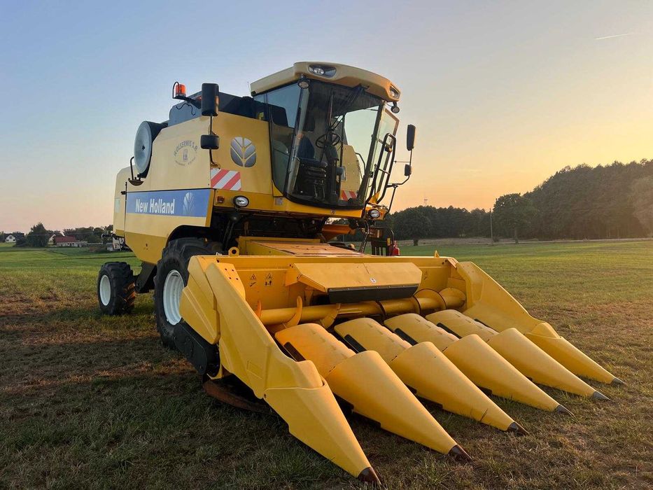 Kombajn zbożowy New Holland TC 5070