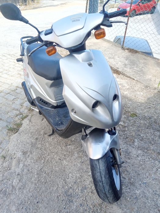 Scooter Piaggio muito boa