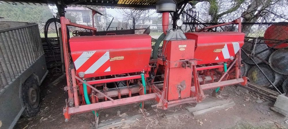 Siewnik do kukurydzy Becker Aeromat 4 rzędowy