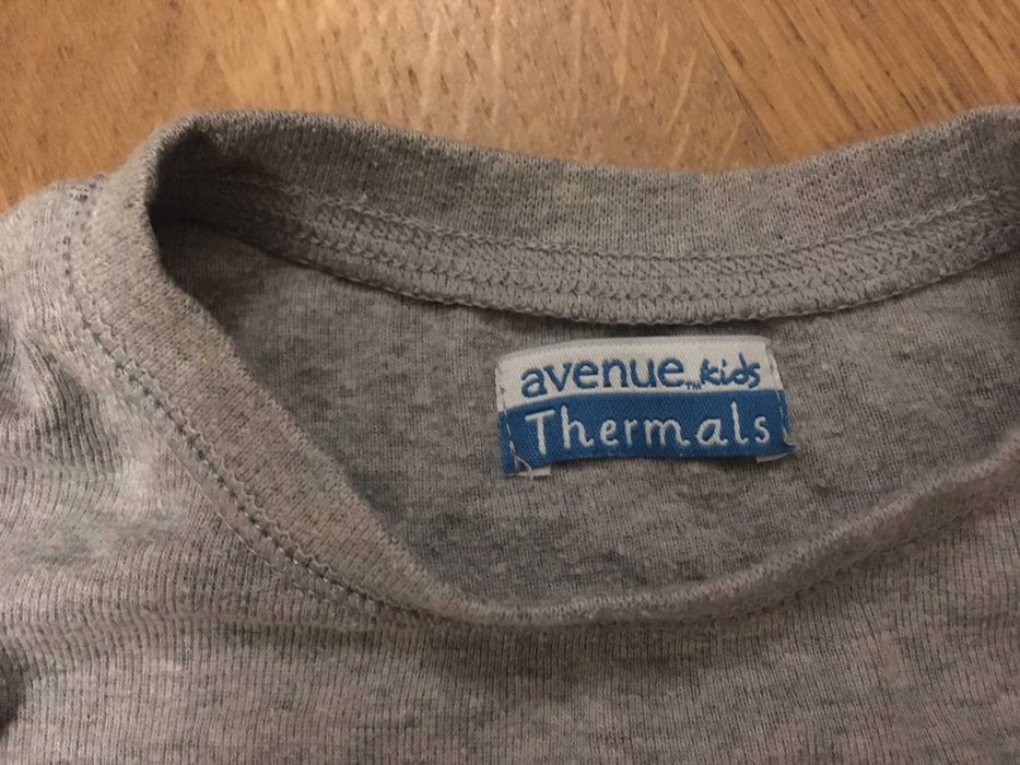 Zestaw ubranek technicznych spodenki bluzeczki  104 - 3 szt.