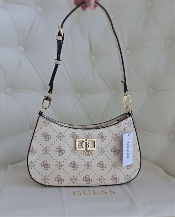 Сумочка Guess