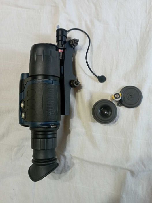 ПРИСТРІЙ НІЧНОГО БАЧЕННЯ "YUKON" з лазерним наведенням цілі