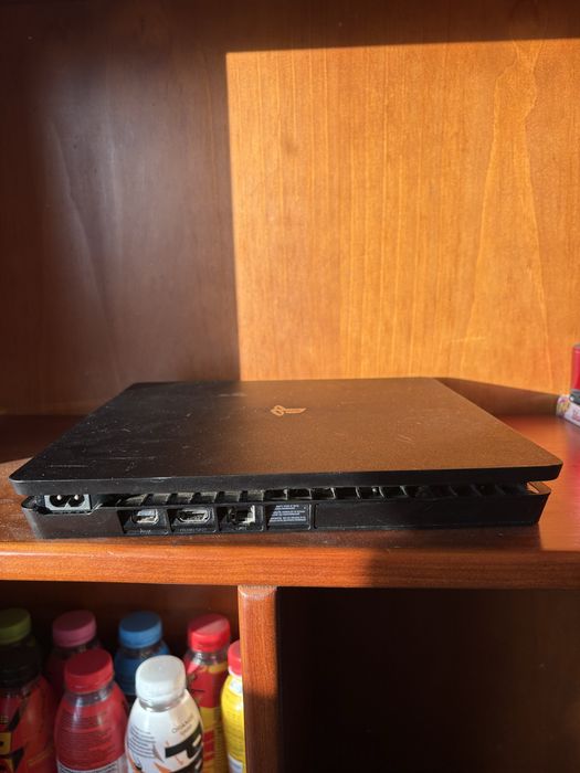 PS4 Slim 500GB (2017) – Bom Estado