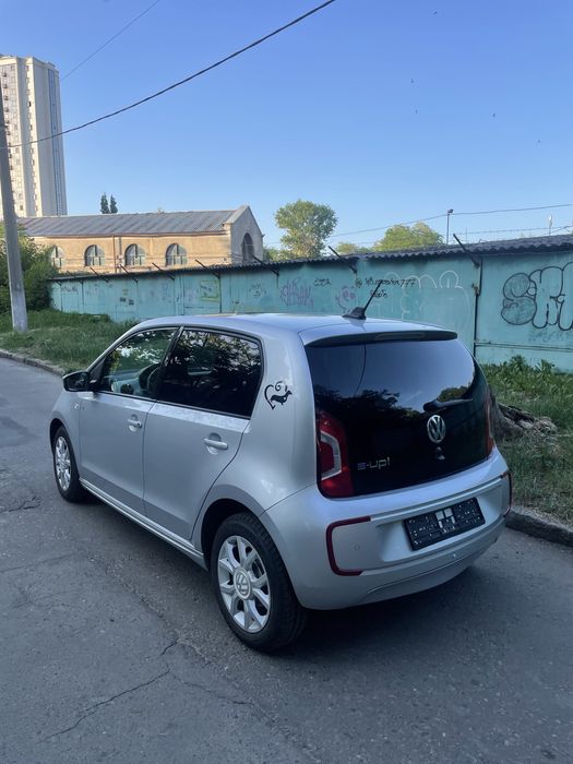 Продам VW e-UP !