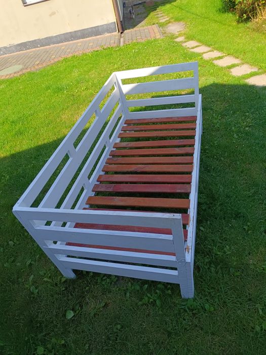 Ліжко деревянне меблі