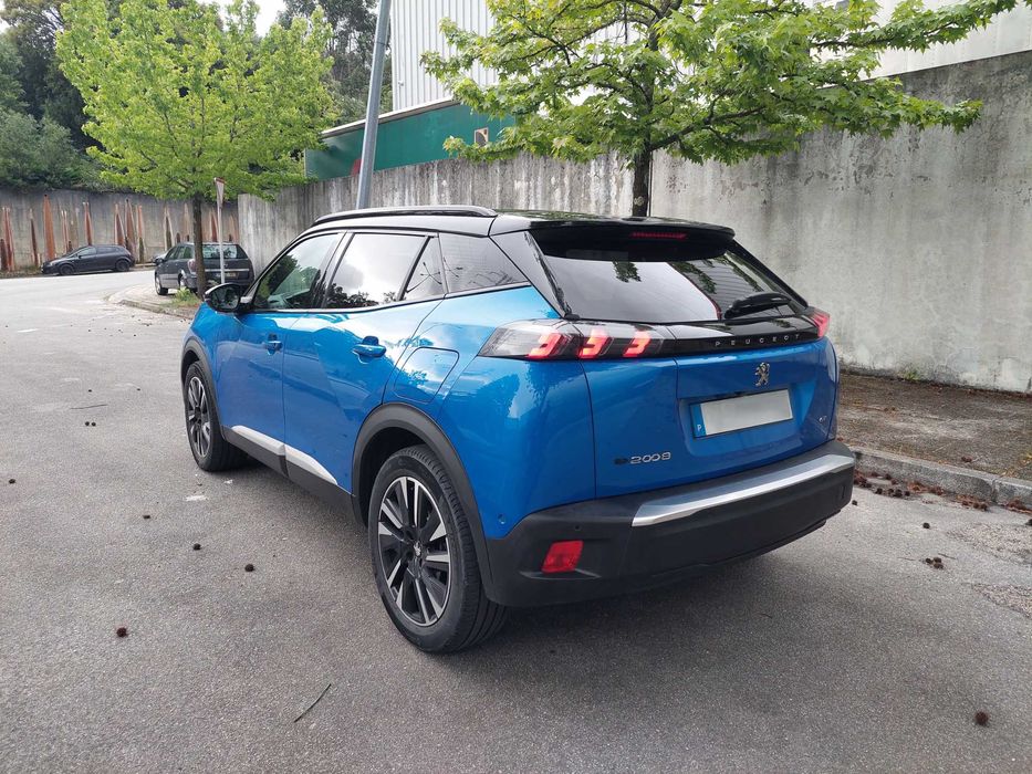 Peugeot e-2008 50 kWh GT