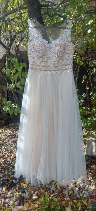 Suknia ślubna gorsetowa tiulową