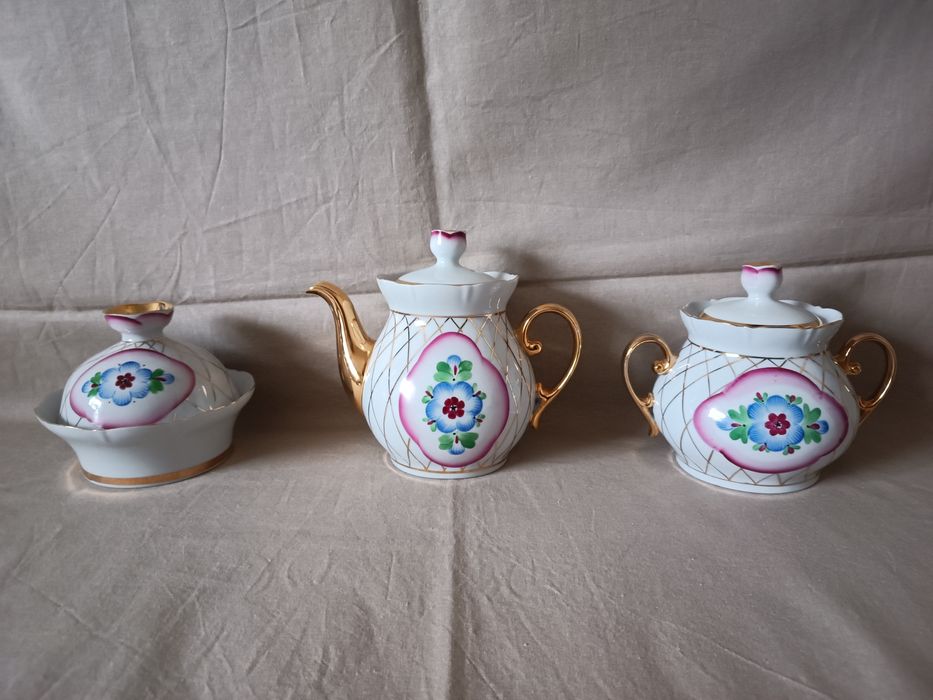 Чайный сервиз фарфоровый