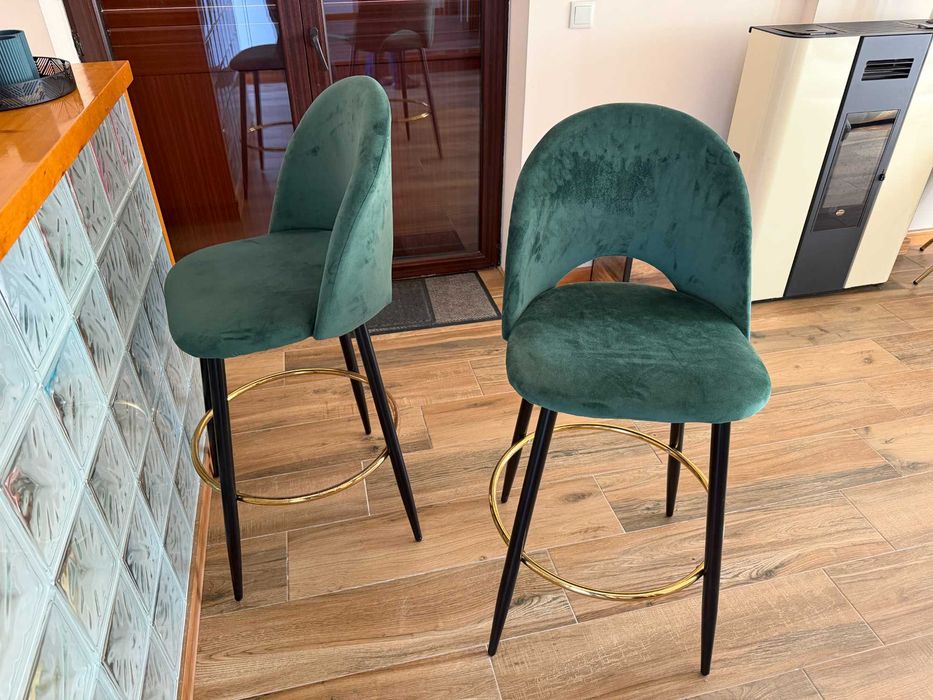 cadeiras altas de bar en veludo verde - 40 euros cada