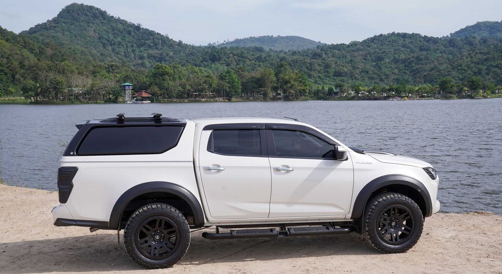 Zabudowa Paki PREMIUM HARDTOP 4x4 Venture ISUZU D-MAX (2020+/2025+)