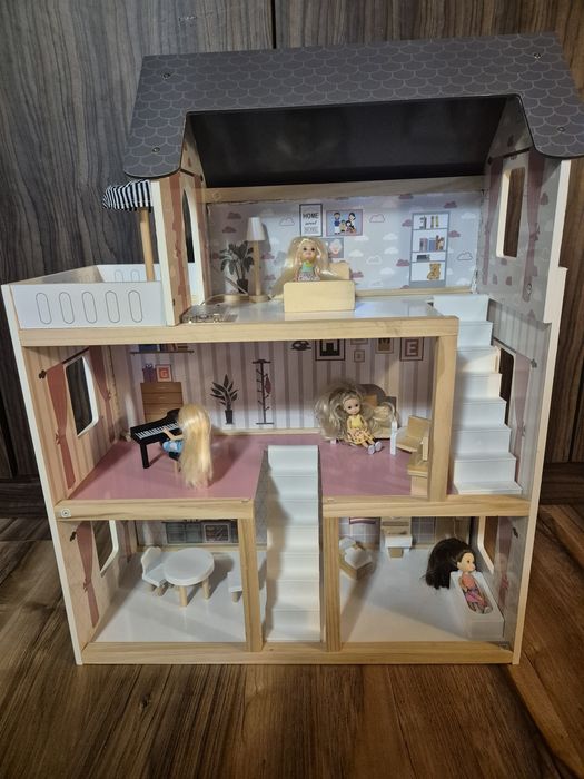 Domek dla lalek drewniany