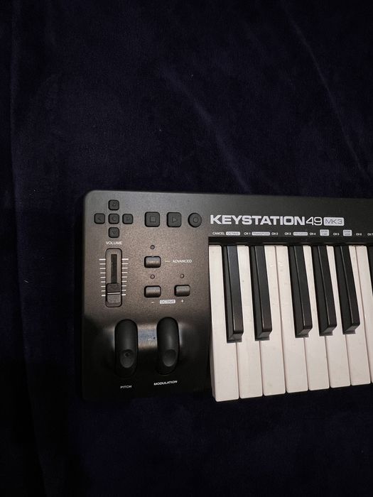 Teclado MIDI - M-Audio Keystation 49 MK3