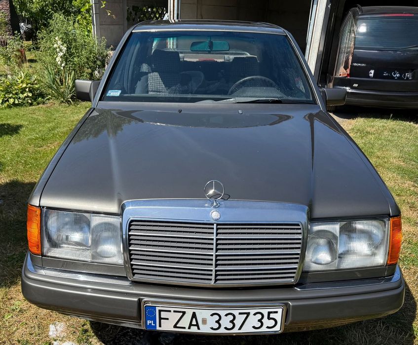 Mercedes-Benz W124