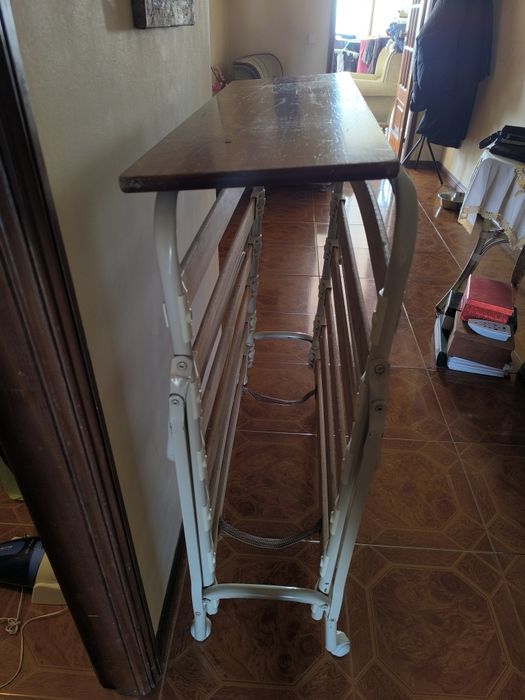 Estrado de solteiro articulado