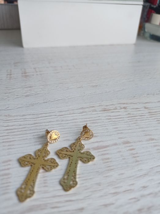 Kolczyki zlote stal