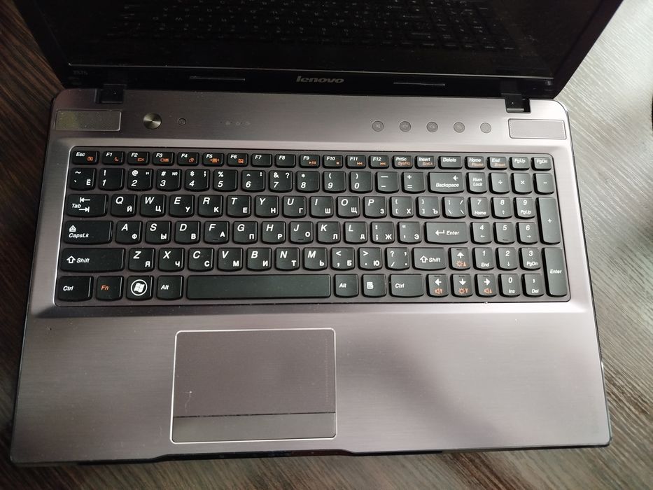 Ноутбук Lenovo Z575