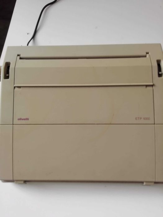 Máquina de escrever Olivetti ETP1000
