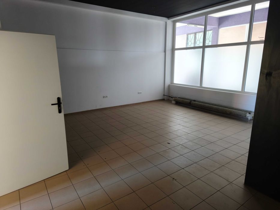 Lokal handlowo usługowy na wynajem, ponad 70m2
