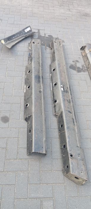 Próg Mercedes 123