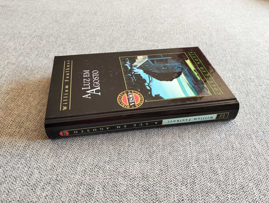 Livro "A luz em Agosto" de William Faulker