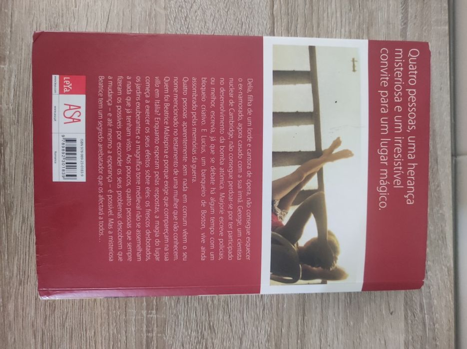 Livro Uma Villa em Itália - Elizabeth Edmondson c/ portes